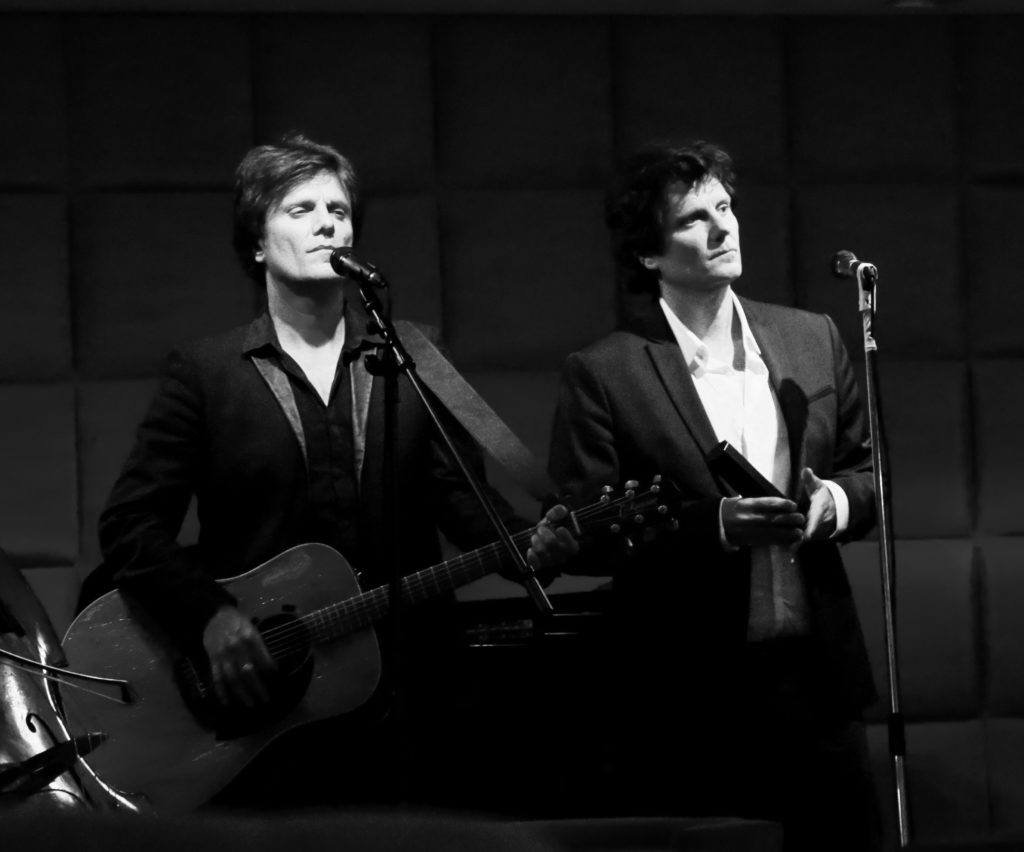 Lionel et Thierry Fornetti sur scène au Byblos