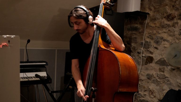 Elona Kane en studio
